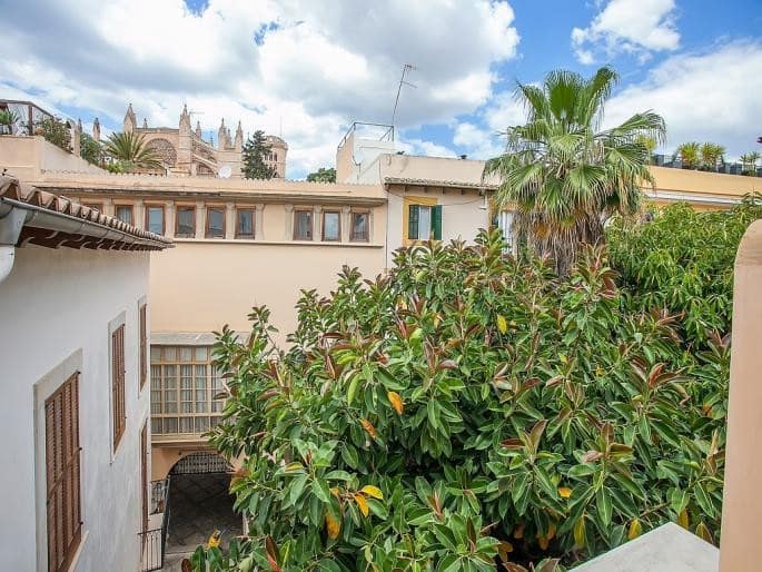 2 bedroom Apartment for sale in Palma de Mallorca - € 1,775,000 (Ref: 6120823)