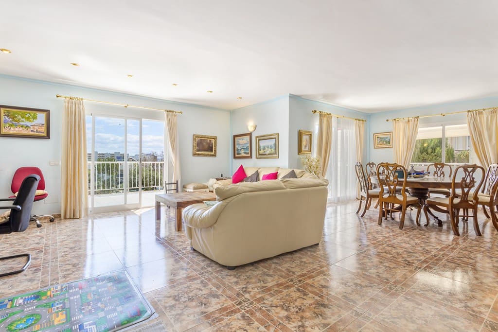 5 soveværelse Villa til salg i Palmanova med swimmingpool garage - € 2.950.000 (Ref: 6120881)