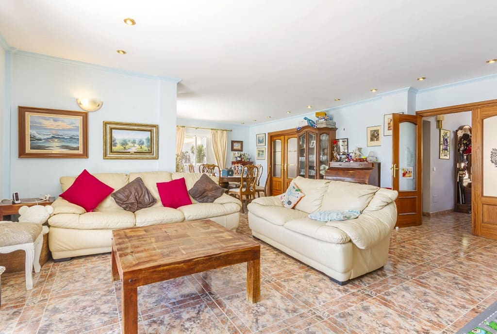 5 soveværelse Villa til salg i Palmanova med swimmingpool garage - € 2.950.000 (Ref: 6120881)