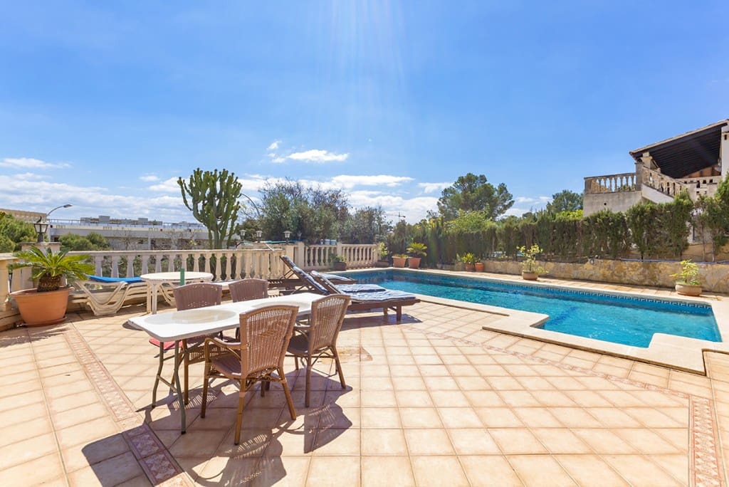 5 soveværelse Villa til salg i Palmanova med swimmingpool garage - € 2.950.000 (Ref: 6120881)