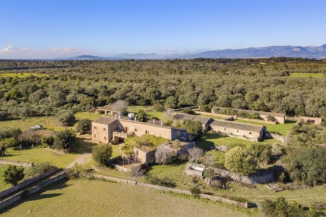 7 slaapkamer Finca/Landhuis te koop in Lloret de Vista Alegre met garage - € 2.710.000 (Ref: 6535849)