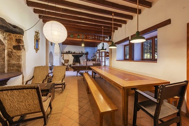 7 slaapkamer Finca/Landhuis te koop in Lloret de Vista Alegre met garage - € 2.710.000 (Ref: 6535849)