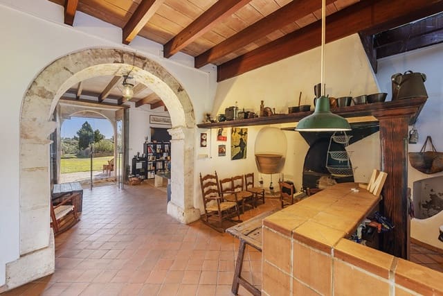 7 slaapkamer Finca/Landhuis te koop in Lloret de Vista Alegre met garage - € 2.710.000 (Ref: 6535849)