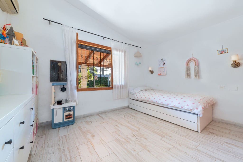 3 bedroom Semi-detached Villa for sale in Pollensa / Pollenca with pool - € 725,000 (Ref: 6535861)