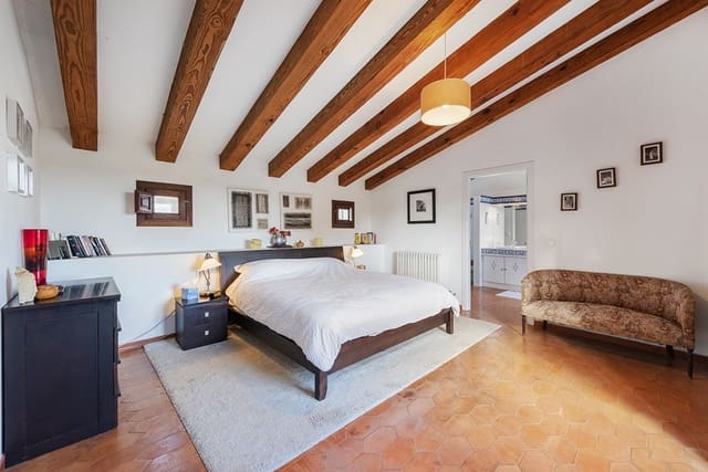 4 soveværelse Byhus til salg i Santa Eugènia med swimmingpool garage - € 1.200.000 (Ref: 6738255)