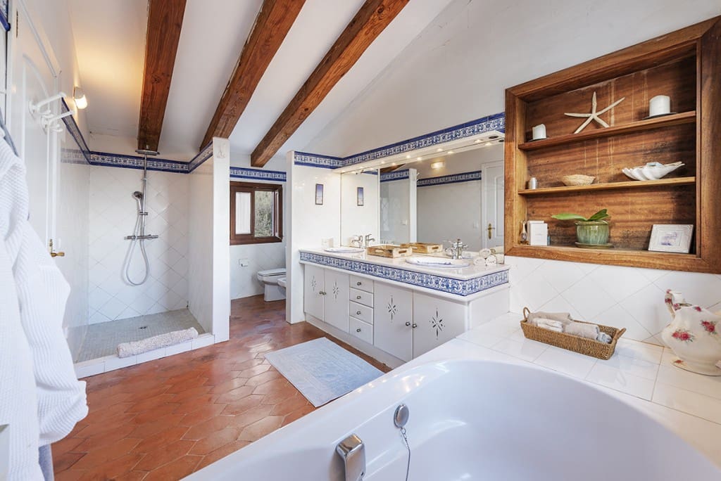 4 soveværelse Byhus til salg i Santa Eugenia med swimmingpool garage - € 1.200.000 (Ref: 6738255)