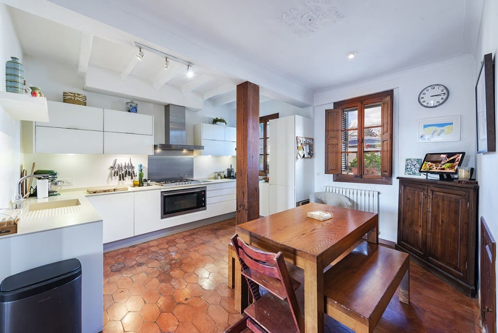 4 soveværelse Byhus til salg i Santa Eugenia med swimmingpool garage - € 1.200.000 (Ref: 6738255)