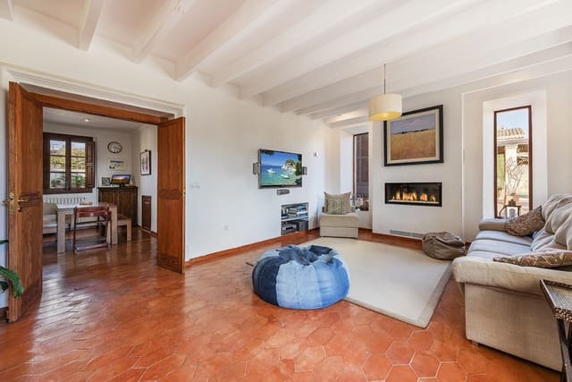 4 soveværelse Byhus til salg i Santa Eugènia med swimmingpool garage - € 1.200.000 (Ref: 6738255)