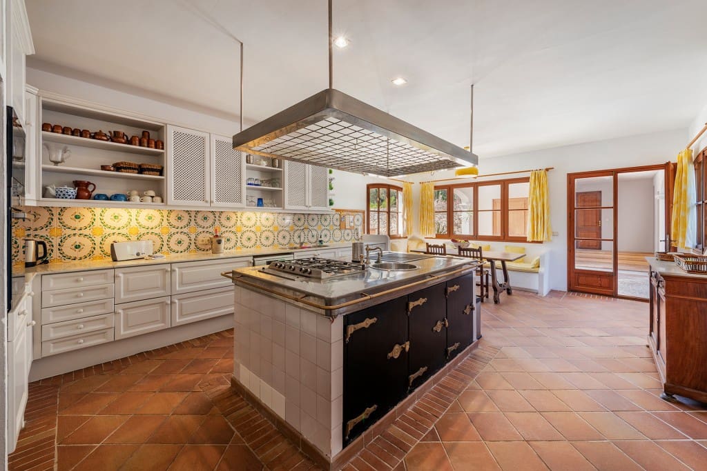 7 bedroom Finca/Country House for sale in Pollensa / Pollenca with pool garage - € 6,800,000 (Ref: 7016164)