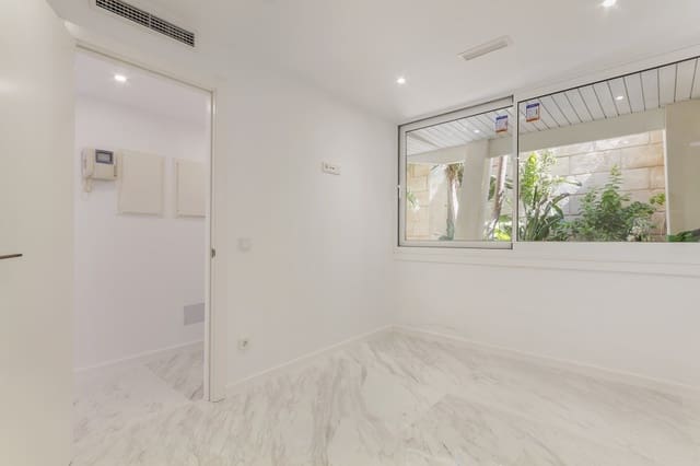 2 sypialnia Apartament na sprzedaż w Puerto Portals, Calvià z basenem - 1 100 000 € (Ref: 7028351)