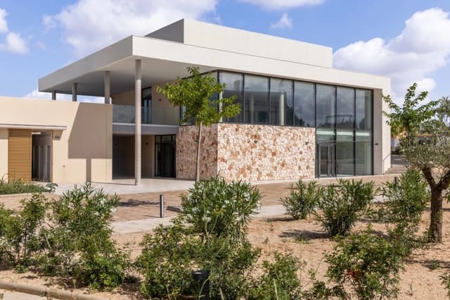 2 bedroom Penthouse for sale in Campos with pool - € 748,000 (Ref: 7056385)