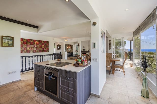 3 makuuhuone Huvila myytävänä paikassa Costa d'en Blanes, Calvià mukana uima-altaan 
autotalli - 1 790 000 € (Ref: 7085216)