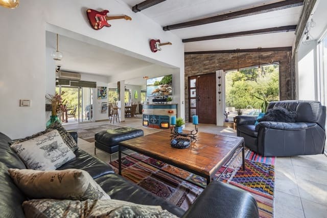 3 makuuhuone Huvila myytävänä paikassa Costa d'en Blanes, Calvià mukana uima-altaan 
autotalli - 1 790 000 € (Ref: 7085216)