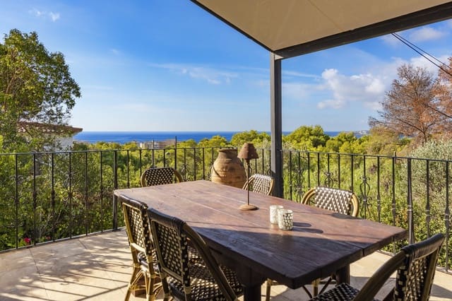 3 makuuhuone Huvila myytävänä paikassa Costa d'en Blanes, Calvià mukana uima-altaan 
autotalli - 1 790 000 € (Ref: 7085216)