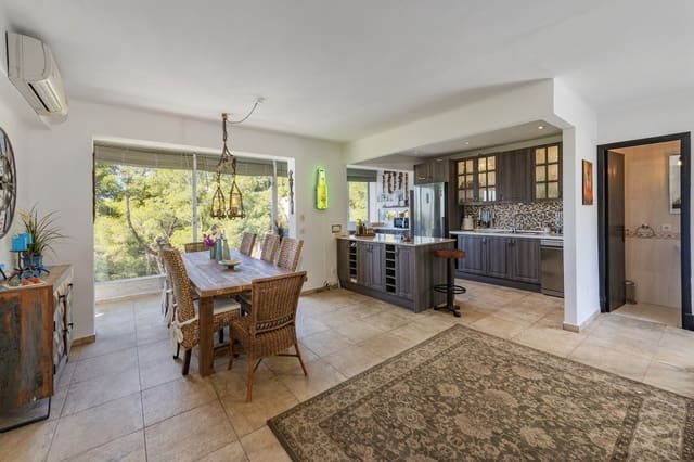 3 makuuhuone Huvila myytävänä paikassa Costa d'en Blanes, Calvià mukana uima-altaan 
autotalli - 1 790 000 € (Ref: 7085216)