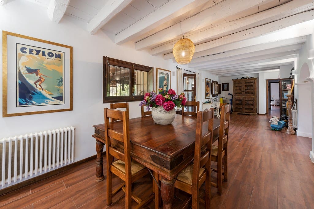 4 bedroom Finca/Country House for sale in Santa Maria del Cami with pool garage - € 2,350,000 (Ref: 7539251)