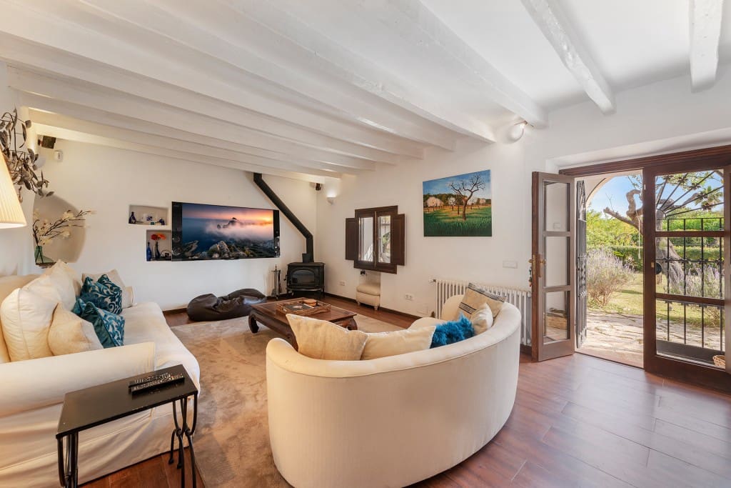 4 bedroom Finca/Country House for sale in Santa Maria del Cami with pool garage - € 2,350,000 (Ref: 7539251)