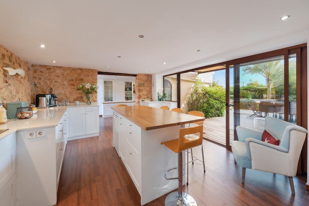 4 bedroom Finca/Country House for sale in Santa Maria del Cami with pool garage - € 2,350,000 (Ref: 7539251)