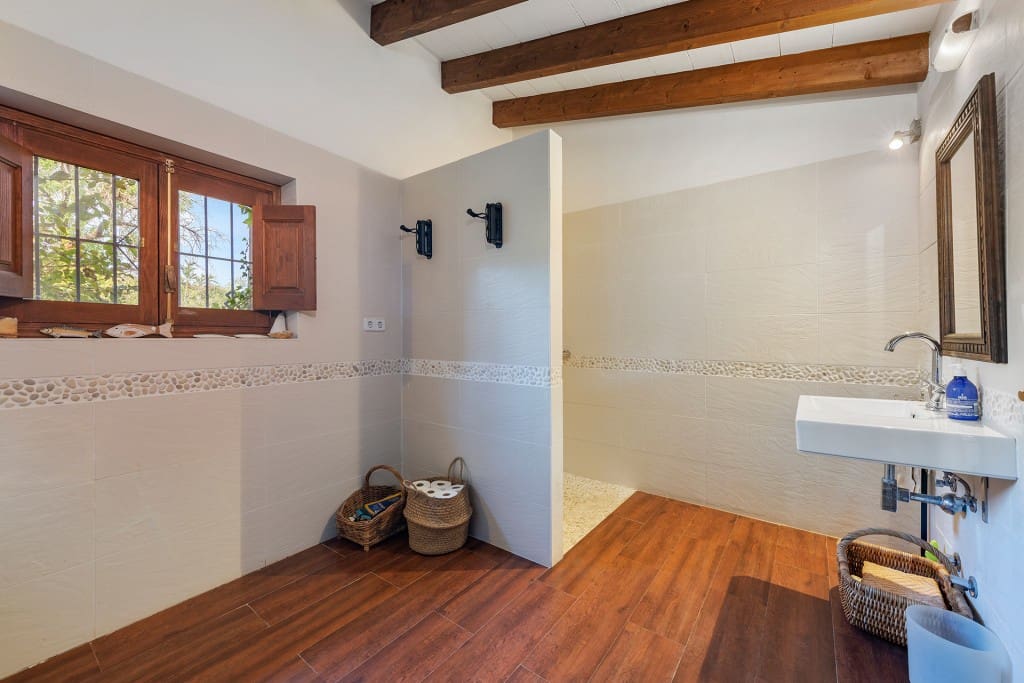 4 bedroom Finca/Country House for sale in Santa Maria del Cami with pool garage - € 2,350,000 (Ref: 7539251)