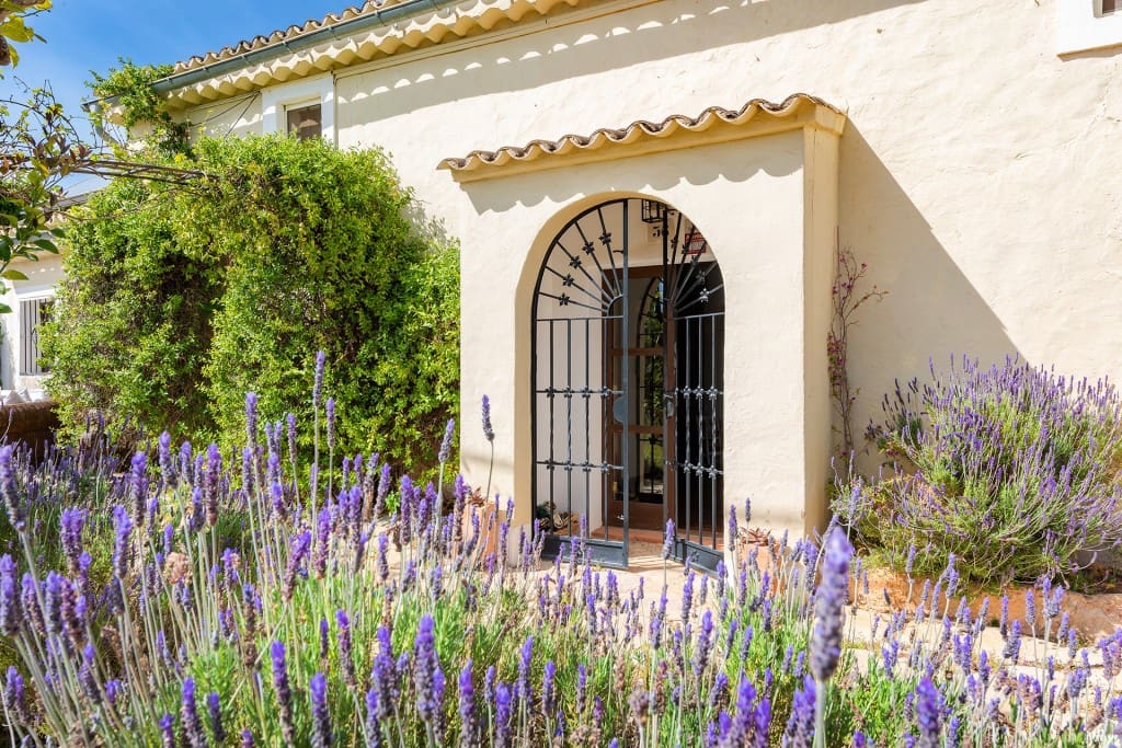 4 bedroom Finca/Country House for sale in Santa Maria del Cami with pool garage - € 2,350,000 (Ref: 7539251)