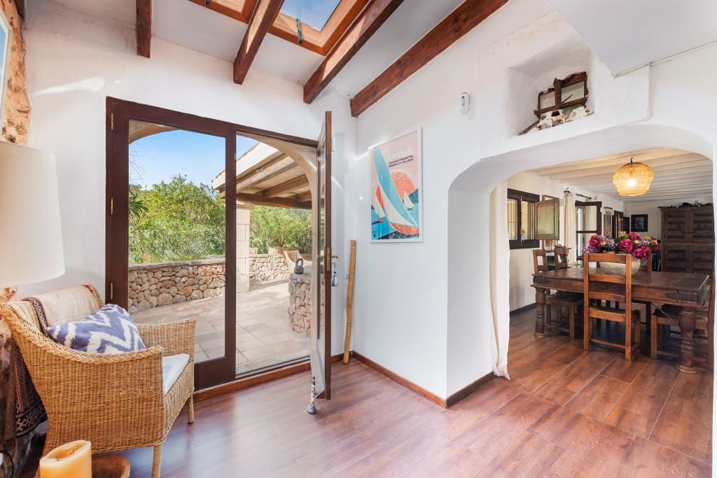 4 bedroom Finca/Country House for sale in Santa Maria del Cami with pool garage - € 2,350,000 (Ref: 7539251)