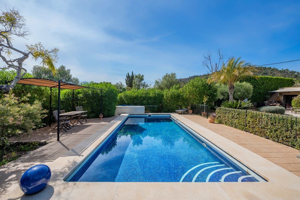 4 bedroom Finca/Country House for sale in Santa Maria del Cami with pool garage - € 2,350,000 (Ref: 7539251)