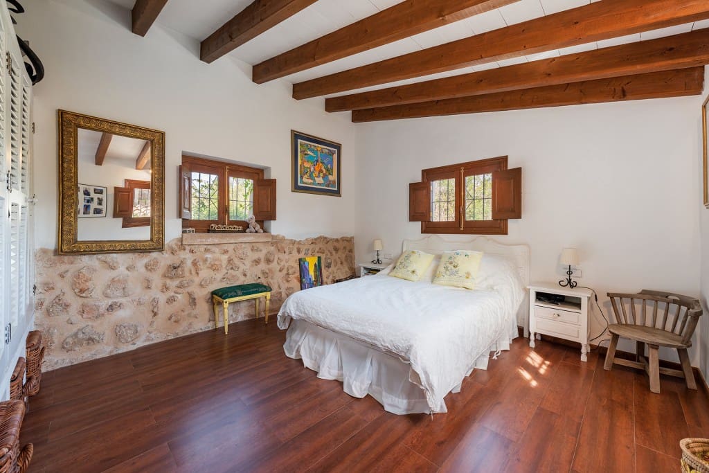4 bedroom Finca/Country House for sale in Santa Maria del Cami with pool garage - € 2,350,000 (Ref: 7539251)