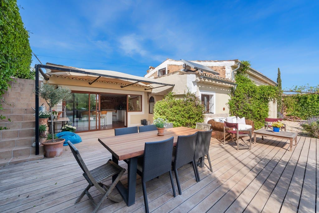 4 bedroom Finca/Country House for sale in Santa Maria del Cami with pool garage - € 2,350,000 (Ref: 7539251)