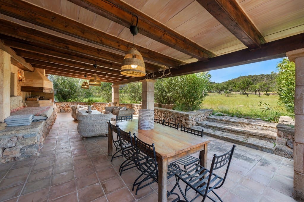 4 bedroom Finca/Country House for sale in Santa Maria del Cami with pool garage - € 2,350,000 (Ref: 7539251)