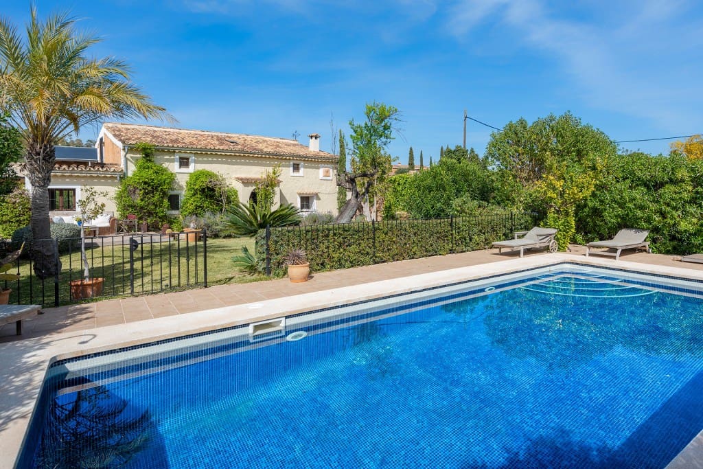 4 bedroom Finca/Country House for sale in Santa Maria del Cami with pool garage - € 2,350,000 (Ref: 7539251)