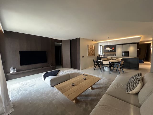 4 Zimmer Apartment zu vermieten in Palma de Mallorca mit Garage - 5.000 € (Ref: 7547100)