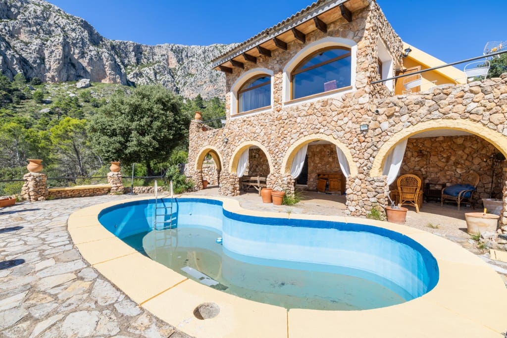 2 soveværelse Villa til salg i Puigpunyent med swimmingpool - € 799.000 (Ref: 7603996)