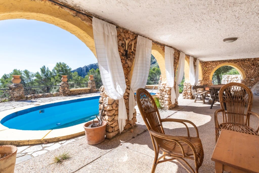 2 soveværelse Villa til salg i Puigpunyent med swimmingpool - € 799.000 (Ref: 7603996)