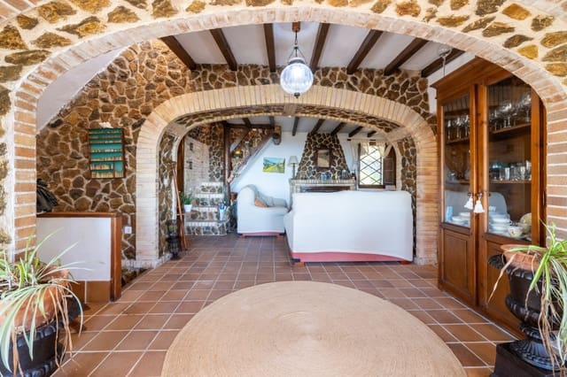 2 slaapkamer Villa te koop in Puigpunyent met zwembad - € 799.000 (Ref: 7603996)