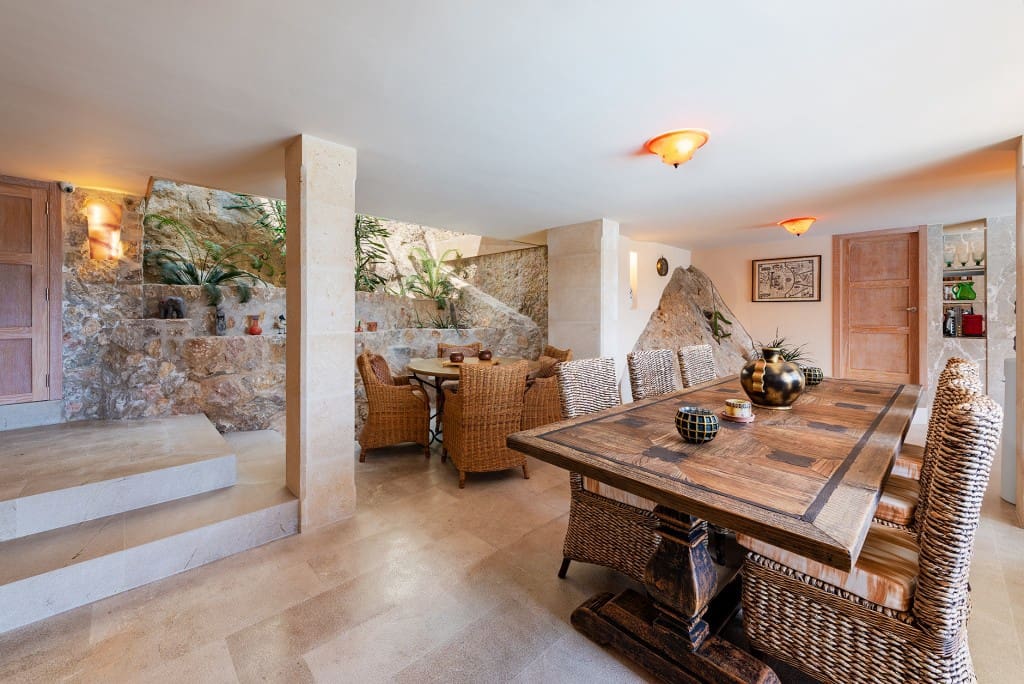 5 bedroom Villa for sale in Pollensa / Pollenca with pool garage - € 3,700,000 (Ref: 7821520)