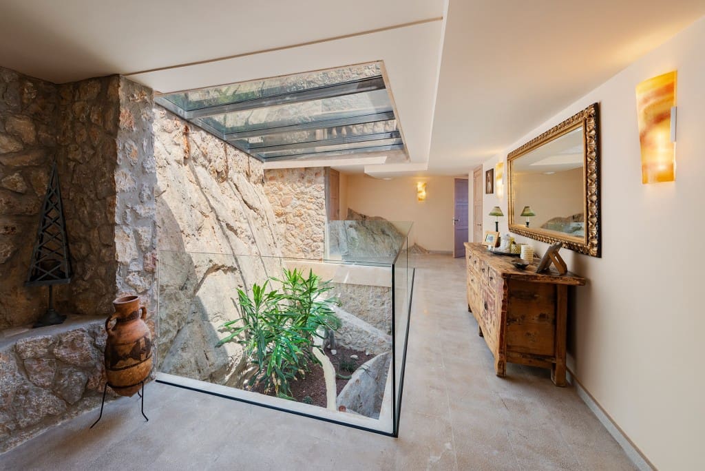 5 bedroom Villa for sale in Pollensa / Pollenca with pool garage - € 3,700,000 (Ref: 7821520)