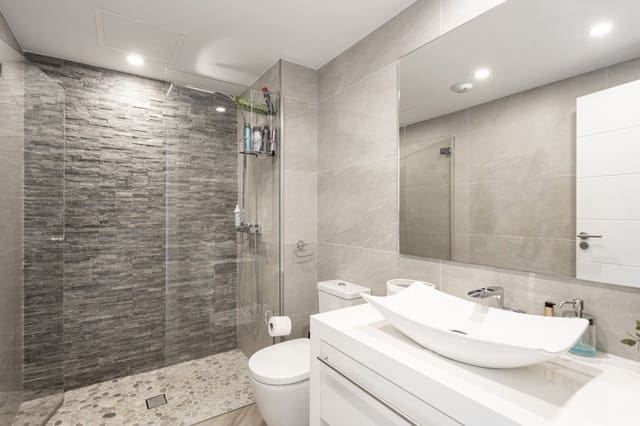 Ático de 2 habitaciones en Santa Ponsa, Calvià en venta con piscina garaje - 1.890.000 € (Ref: 7829844)