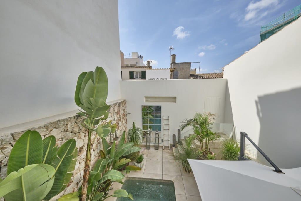 3 bedroom Townhouse for sale in Portocolom with pool - € 1,550,000 (Ref: 7858947)
