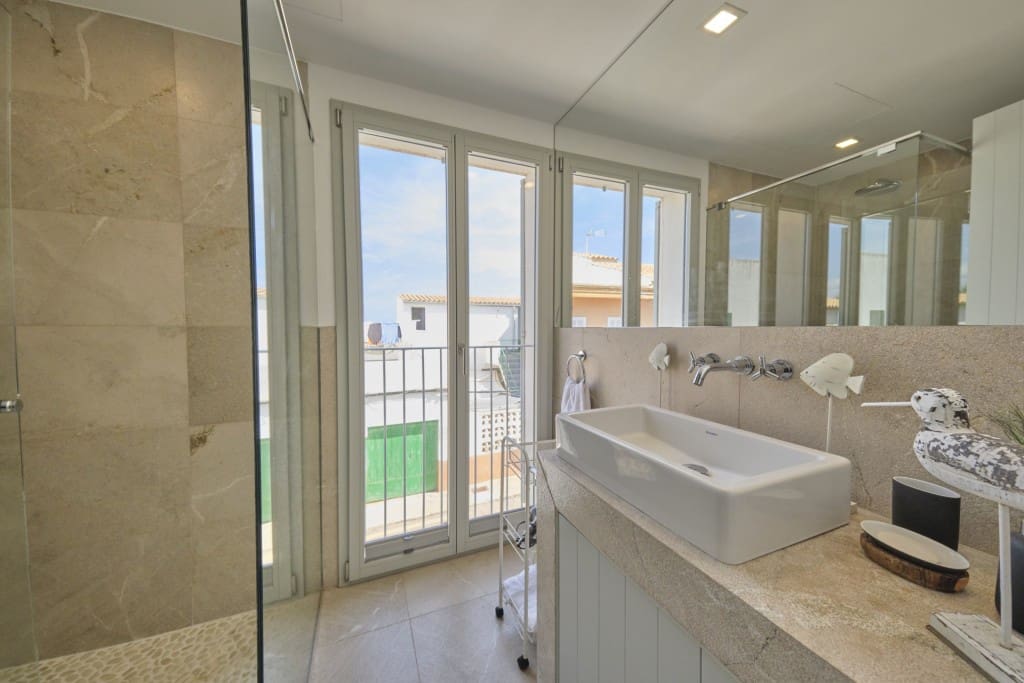 3 bedroom Townhouse for sale in Portocolom with pool - € 1,550,000 (Ref: 7858947)