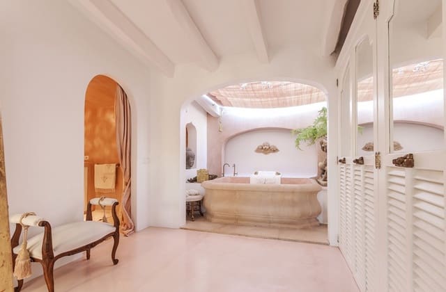 3 bedroom Penthouse for sale in Palma de Mallorca with garage - € 2,400,000 (Ref: 7876130)