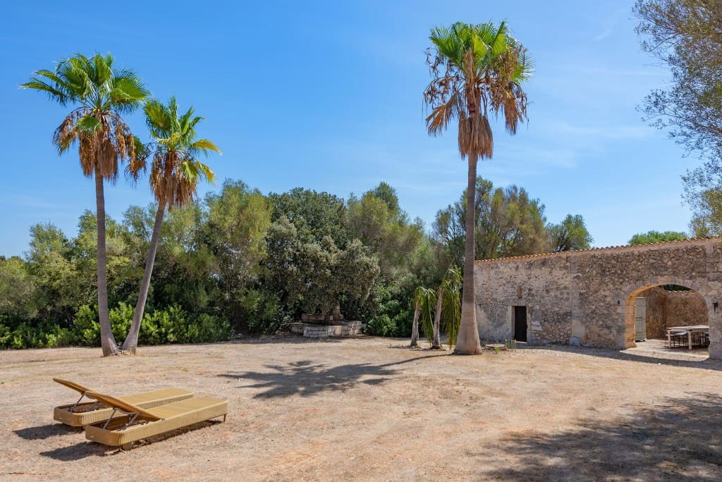 3 bedroom Finca/Country House for sale in Muro with garage - € 1,580,000 (Ref: 8048400)