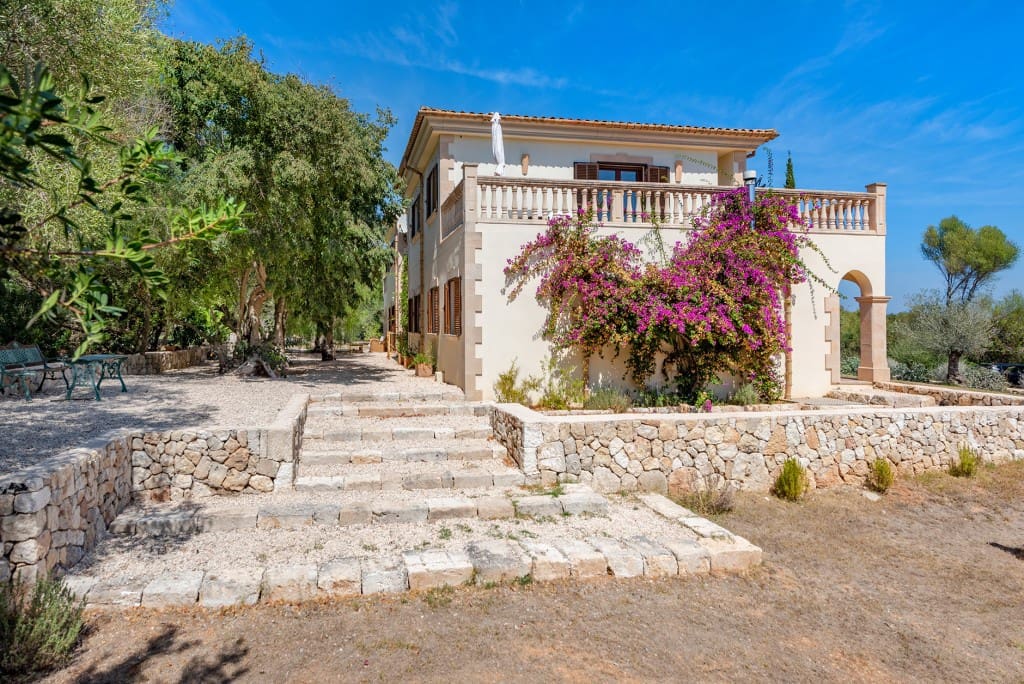 3 bedroom Finca/Country House for sale in Muro with garage - € 1,580,000 (Ref: 8048400)