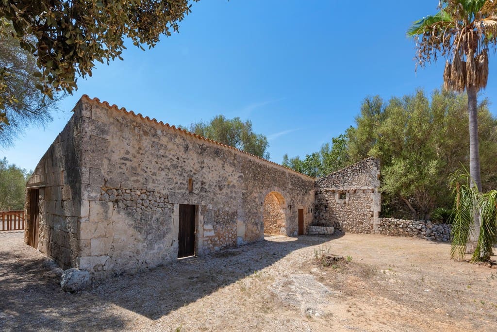 3 bedroom Finca/Country House for sale in Muro with garage - € 1,580,000 (Ref: 8048400)