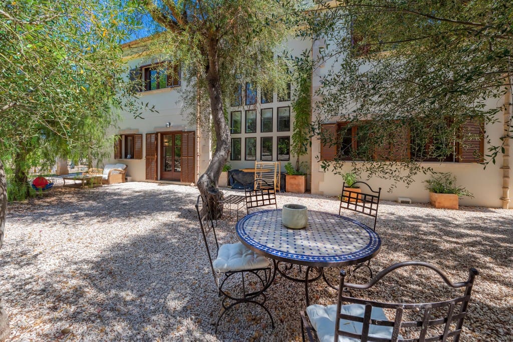 3 bedroom Finca/Country House for sale in Muro with garage - € 1,580,000 (Ref: 8048400)