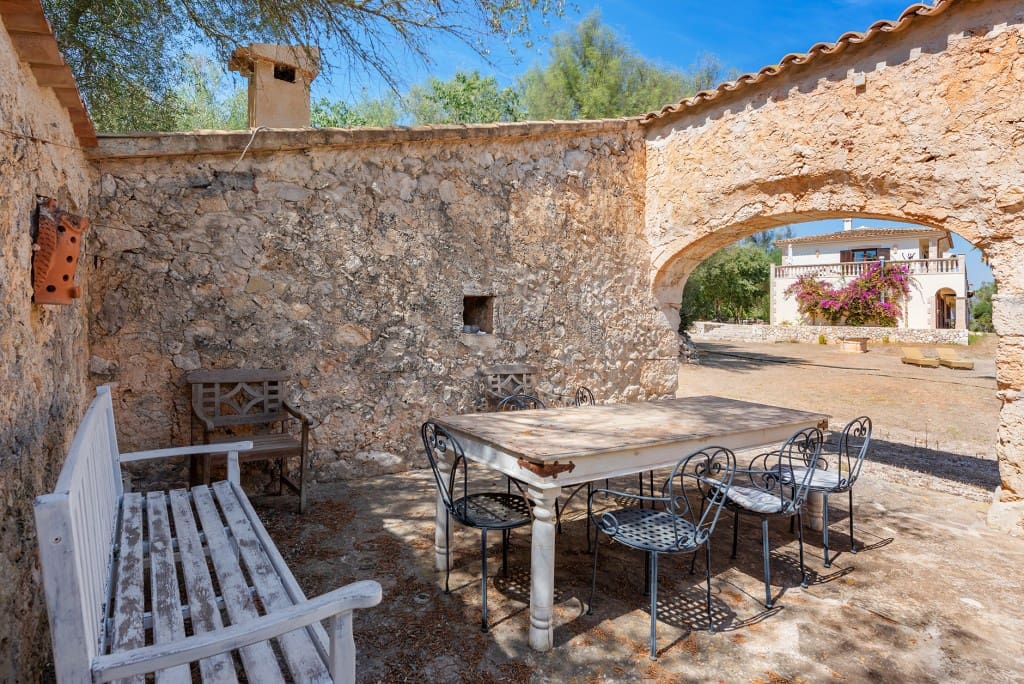 3 bedroom Finca/Country House for sale in Muro with garage - € 1,580,000 (Ref: 8048400)