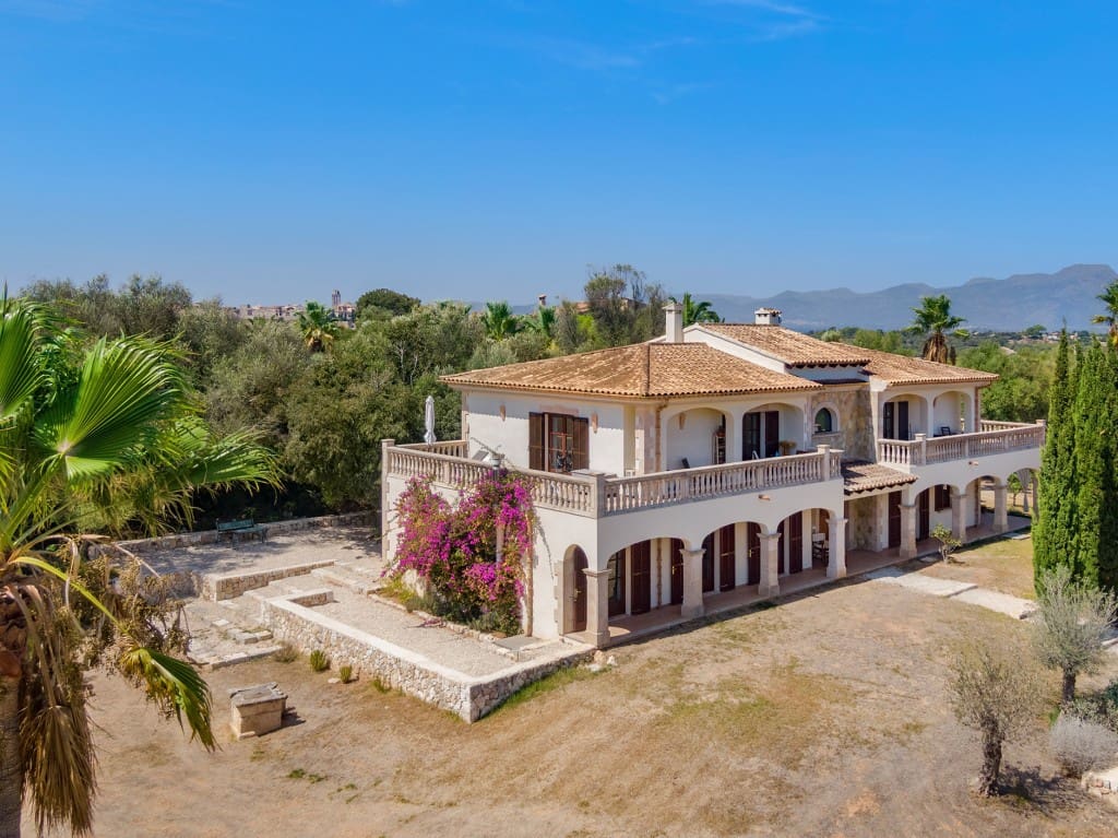3 bedroom Finca/Country House for sale in Muro with garage - € 1,580,000 (Ref: 8048400)
