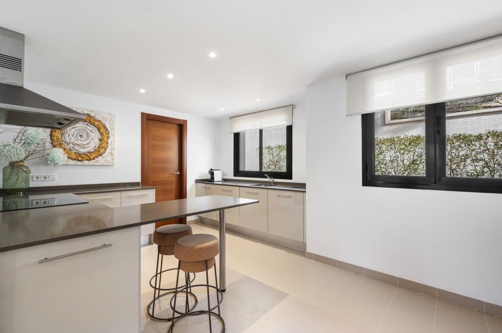 4 soveværelse Lejlighed til salg i Es Camp De Mar / El Camp De Mar med swimmingpool garage - € 2.200.000 (Ref: 8053068)