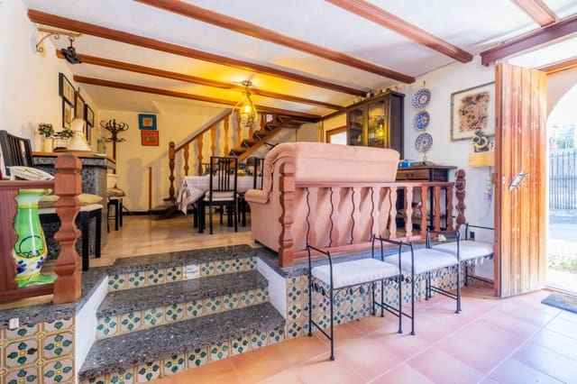 Chalet de 3 habitaciones en Selva en venta con piscina garaje - 795.000 € (Ref: 8094869)