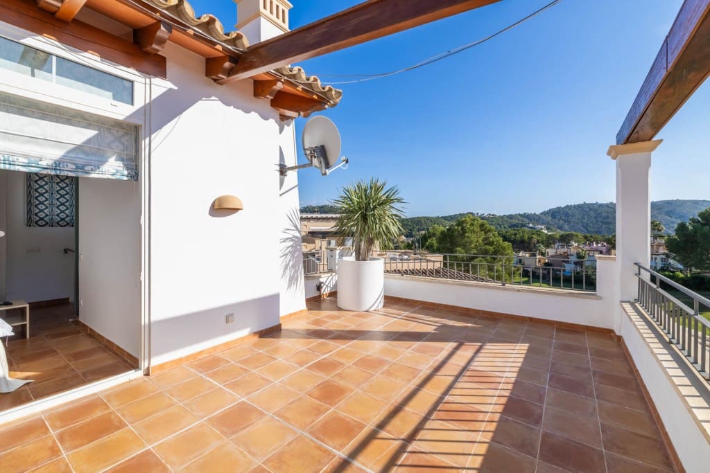 3 soveværelse Byhus til salg i Es Camp De Mar / El Camp De Mar med swimmingpool garage - € 1.085.000 (Ref: 8123524)