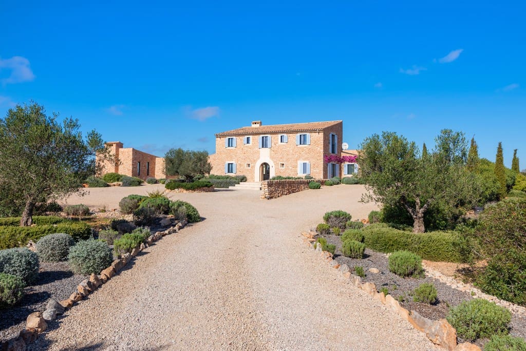 4 bedroom Finca/Country House for sale in Ses Salines with pool garage - € 3,690,000 (Ref: 8123527)